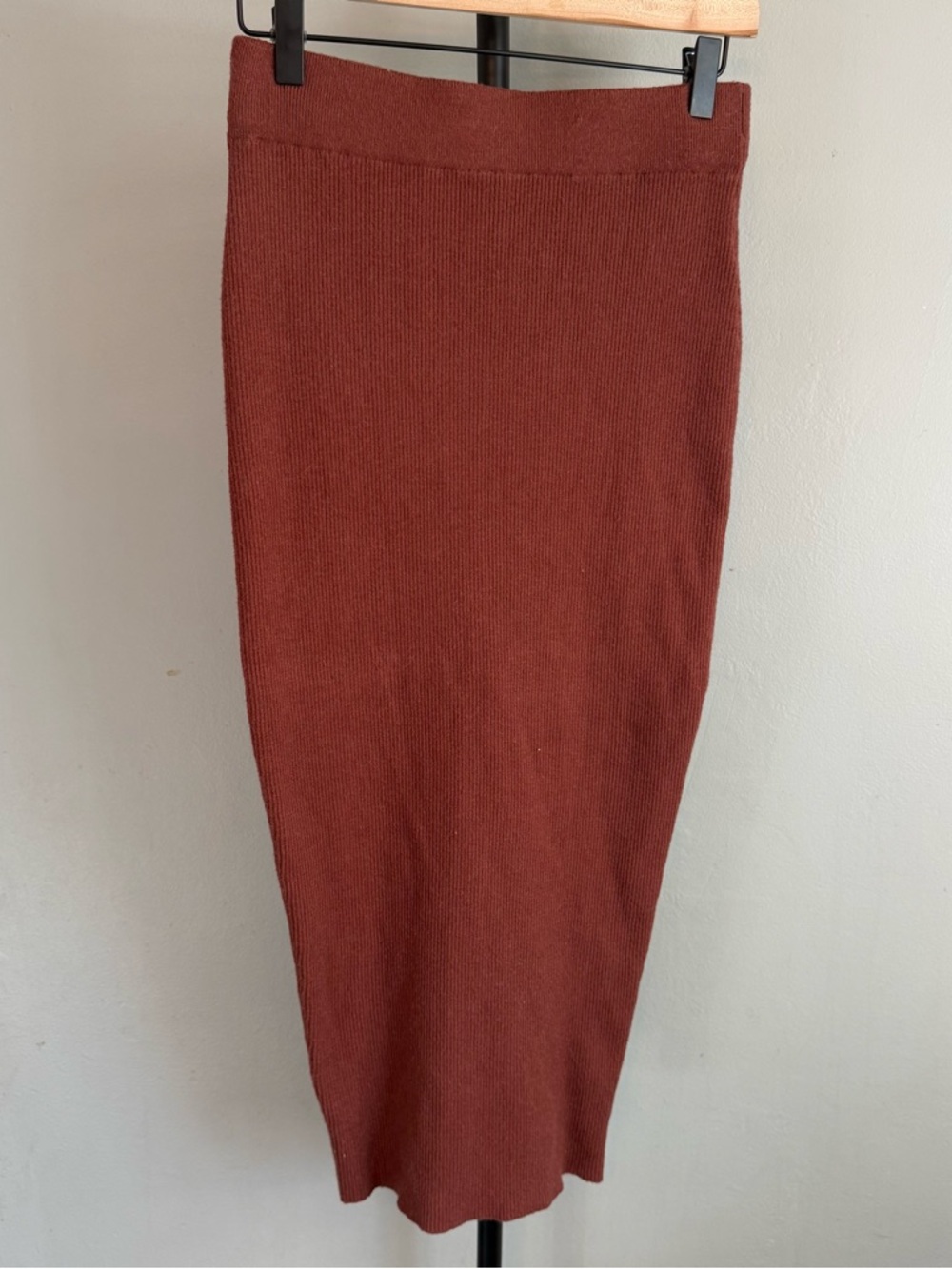 House of Harlow 1960 Ribbed Pencil Skirt in Rust Brown